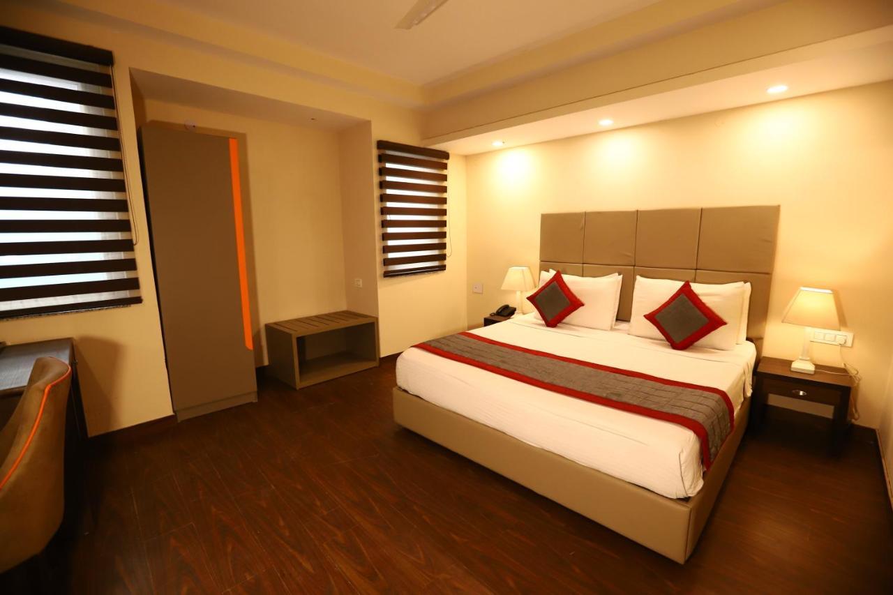 Hotel Azulo Inn Bhikaji Cama Place Delhi - Couple Friendly Local Ids Accepted Нью-Дели Экстерьер фото