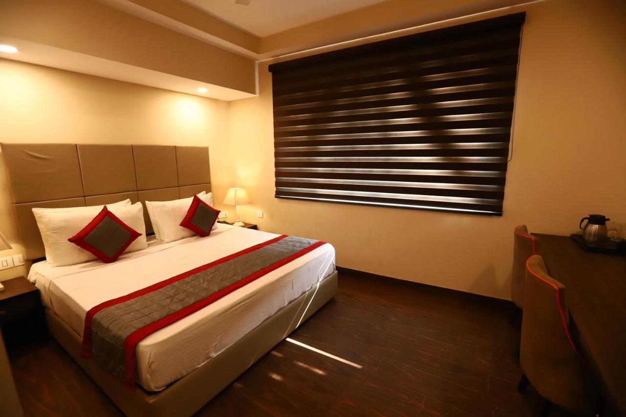 Hotel Azulo Inn Bhikaji Cama Place Delhi - Couple Friendly Local Ids Accepted Нью-Дели Экстерьер фото