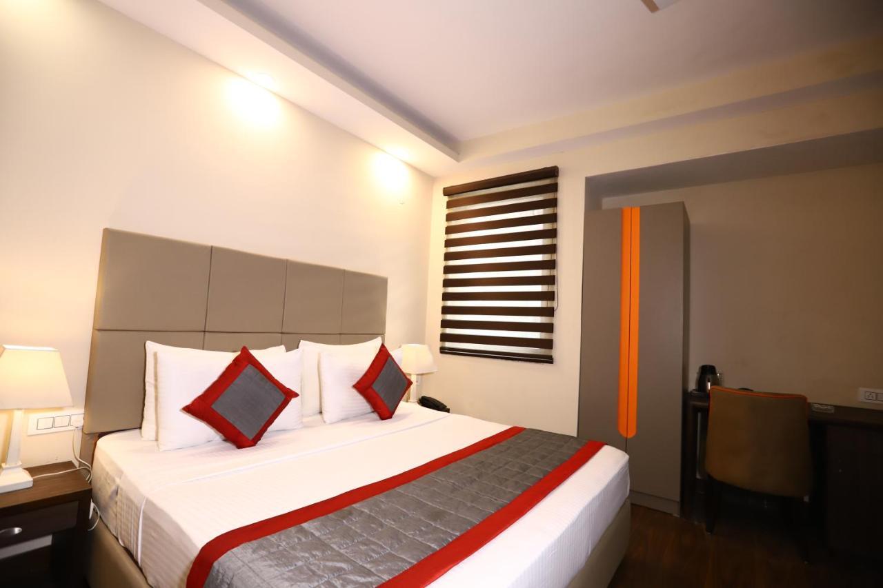 Hotel Azulo Inn Bhikaji Cama Place Delhi - Couple Friendly Local Ids Accepted Нью-Дели Экстерьер фото